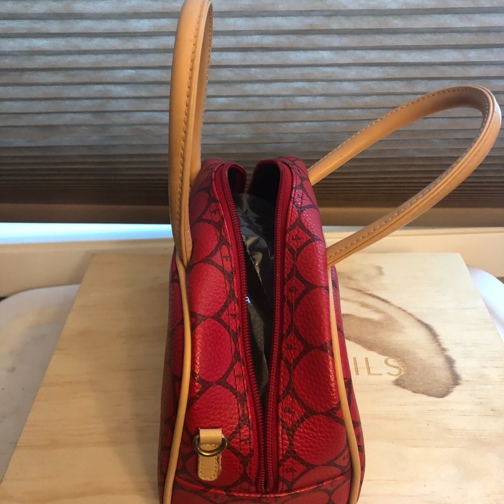 Red Patterned Fossil Purse - Picture 3 of 8
